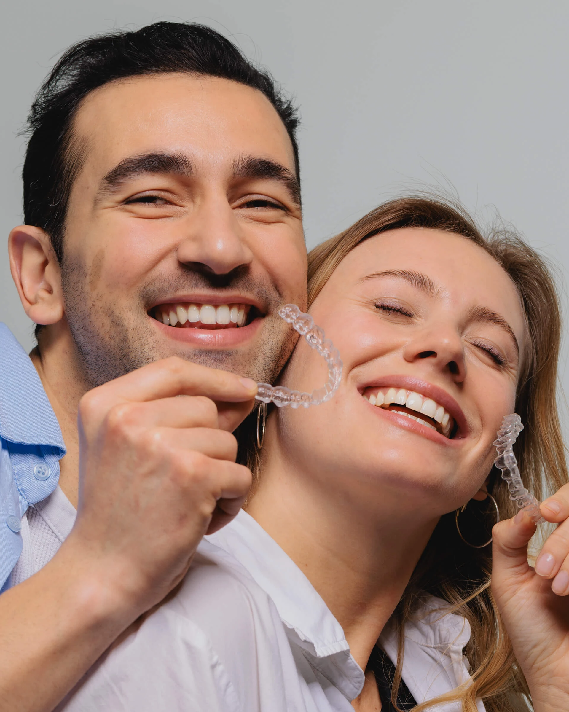 Willkommen zu Ihrem :)  Lächeln